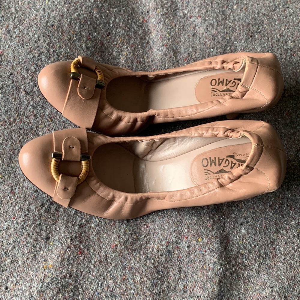Women’s Nude Ferragamo Leather Heels (Size 8 1/2 C) - Picture 4 of 11